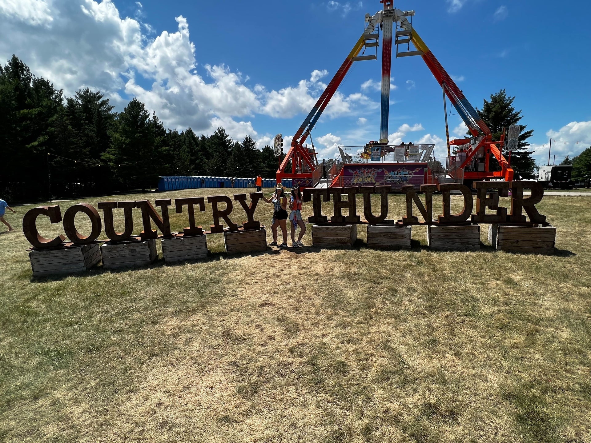 Country Thunder Wisconsin BeatBox Beverages